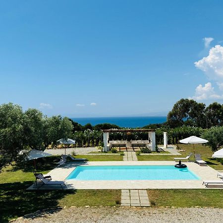 Relais Ruggiero Bed & Breakfast Ле Кастела Екстериор снимка