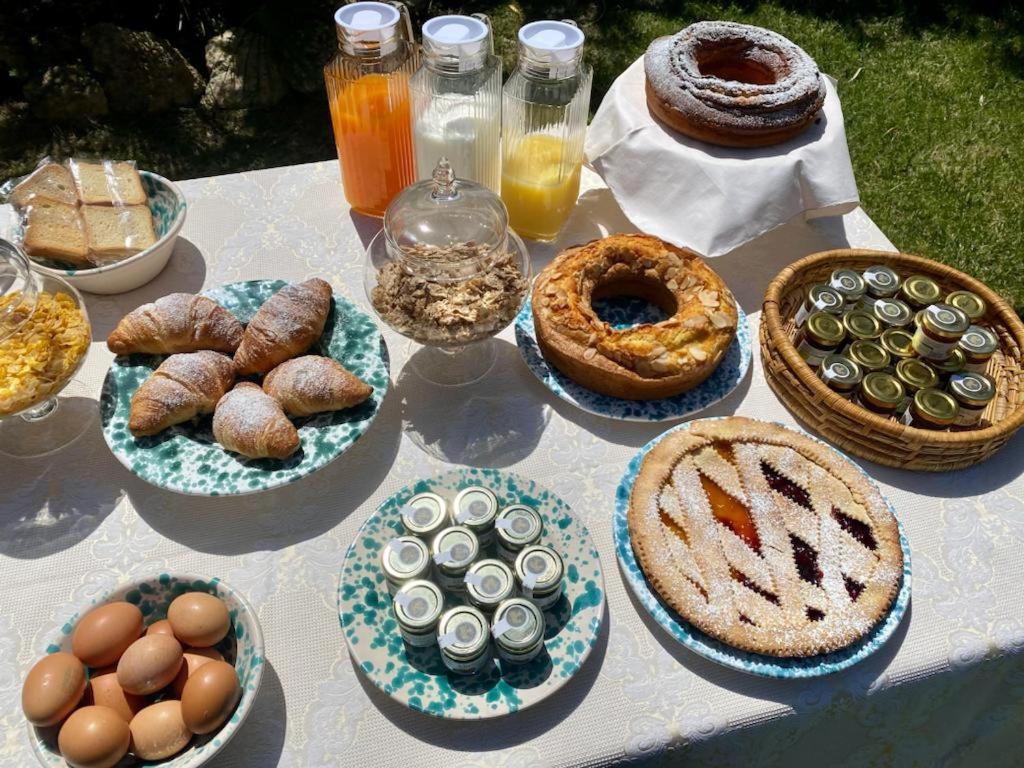 Relais Ruggiero Bed & Breakfast Ле Кастела Екстериор снимка